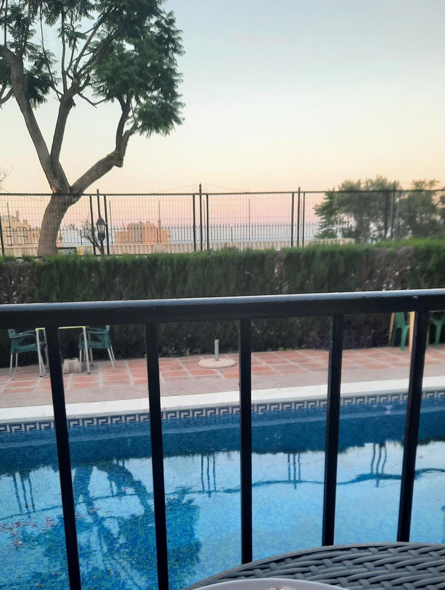 Feel At At Tamara - Two Steps To The Pool Apartment
